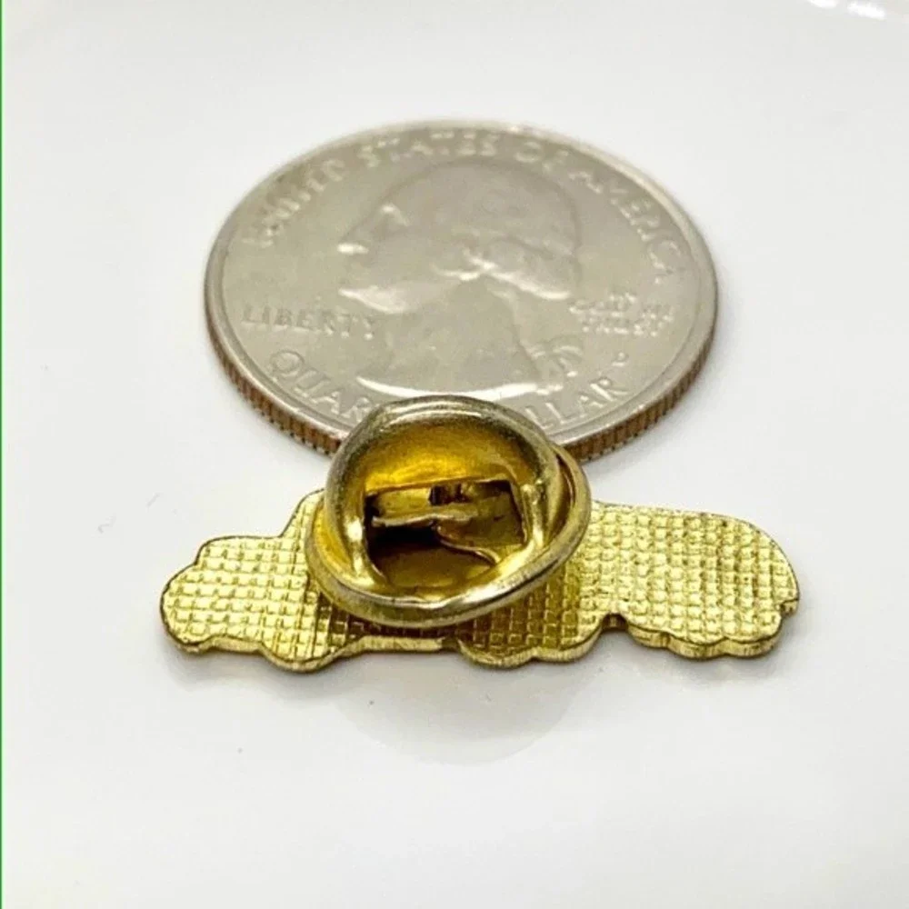Semi trucker hat pin, jacket pin, lapel pin, lit pin, backpack pin 80’s‎ …
